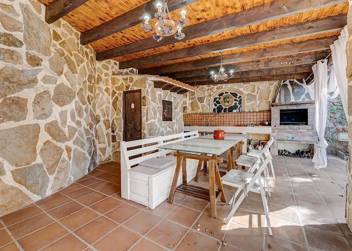 Semesterbostad Carmen By Eden *